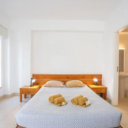 Edificio Sequeira - Local By Umbral * אלבופיירה